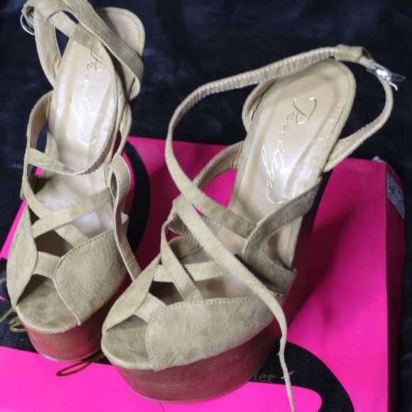 Never Worn Wedgies (No heel) - Picture 1 of 3